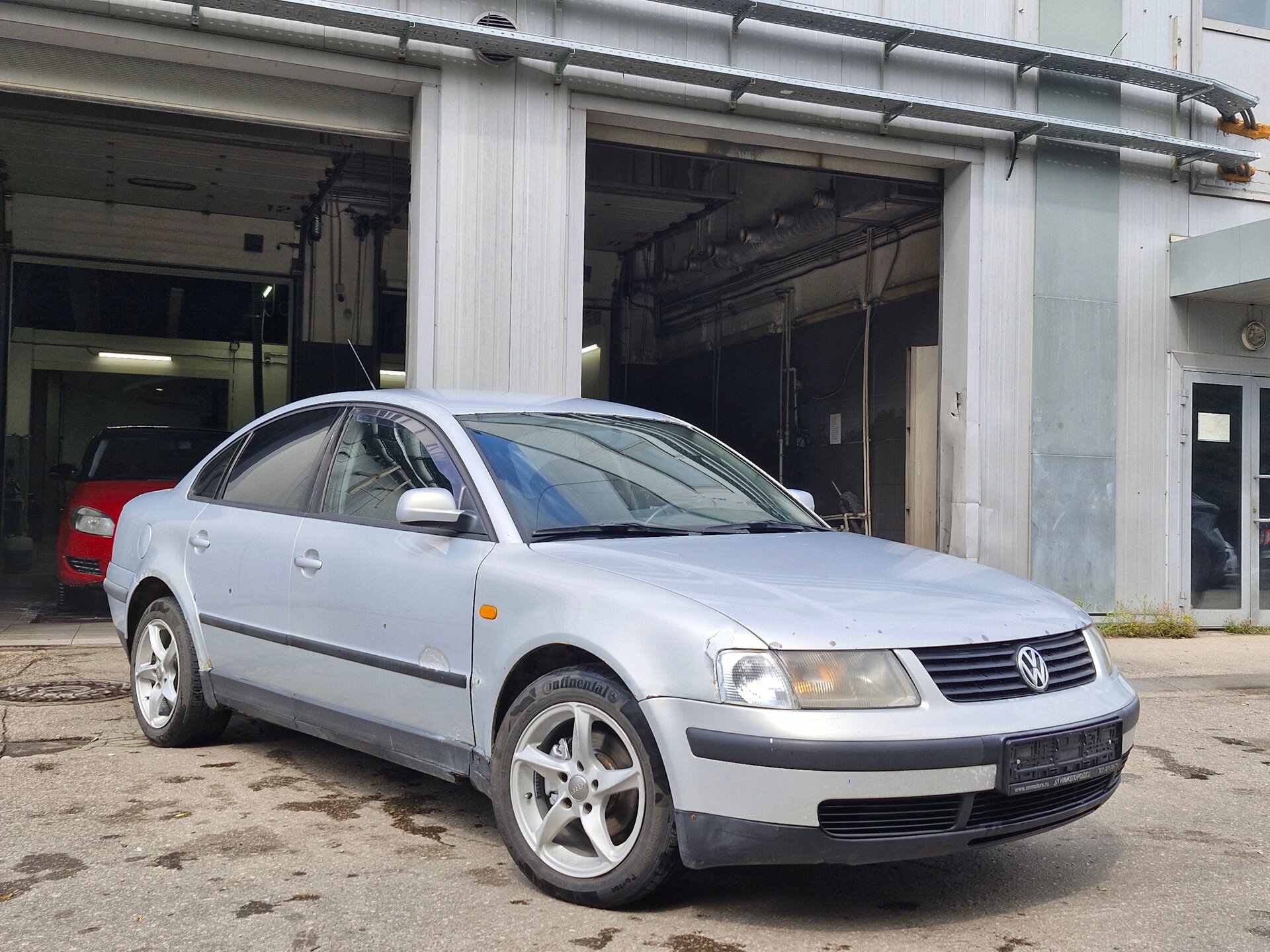 Volkswagen Passat 1.6 MT (101 л.с.), 1997