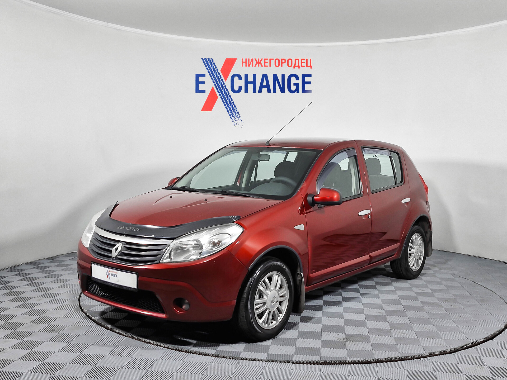 Renault Sandero 1.6 MT (84 л.с.), 2013