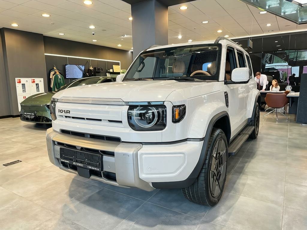 Esteo V27 1.5hyb AT (456 л.с.) 4WD, 2026