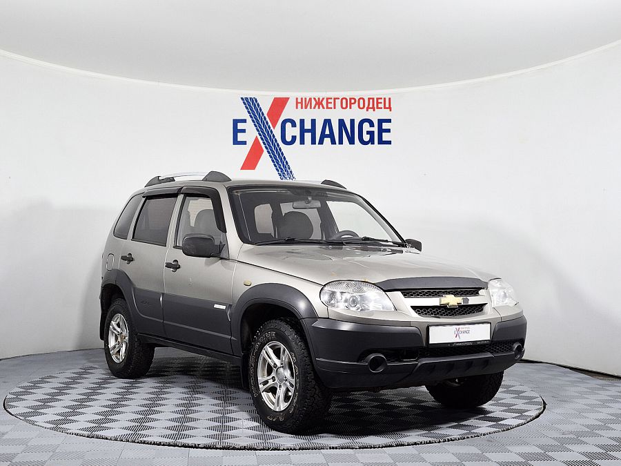 Chevrolet Niva 1.7 MT (80 л.с.) 4WD, 2011