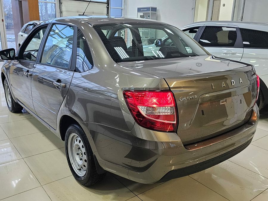 Lada (Ваз) Granta 1.6 MT (90 л.с.), 2026