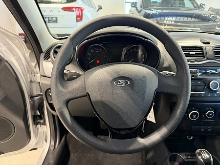 Lada (Ваз) Granta 1.6 MT (106 л.с.), 2026