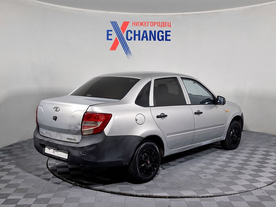 Lada (Ваз) Granta 1.6 MT (82 л.с.), 2013