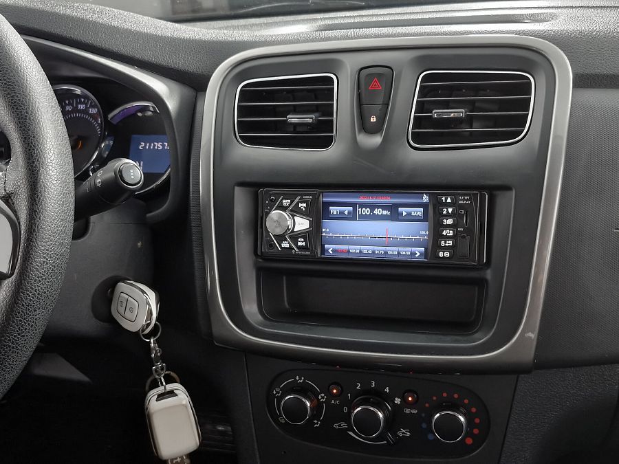 Renault Sandero Stepway 1.6 AMT (82 л.с.), 2015 Renault Sandero Stepway 1.6 AMT (82 л.с.), 2015