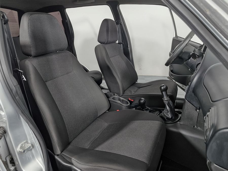 Chevrolet Niva 1.7 MT (80 л.с.) 4WD, 2012 Chevrolet Niva 1.7 MT (80 л.с.) 4WD, 2012