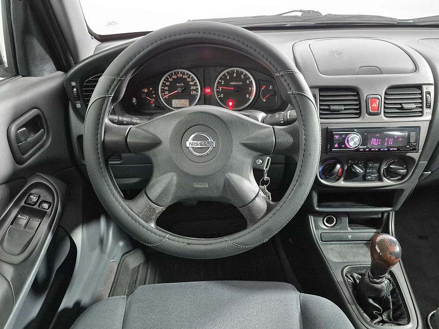 Nissan Almera 1.5 MT (98 л.с.), 2005 Nissan Almera 1.5 MT (98 л.с.), 2005