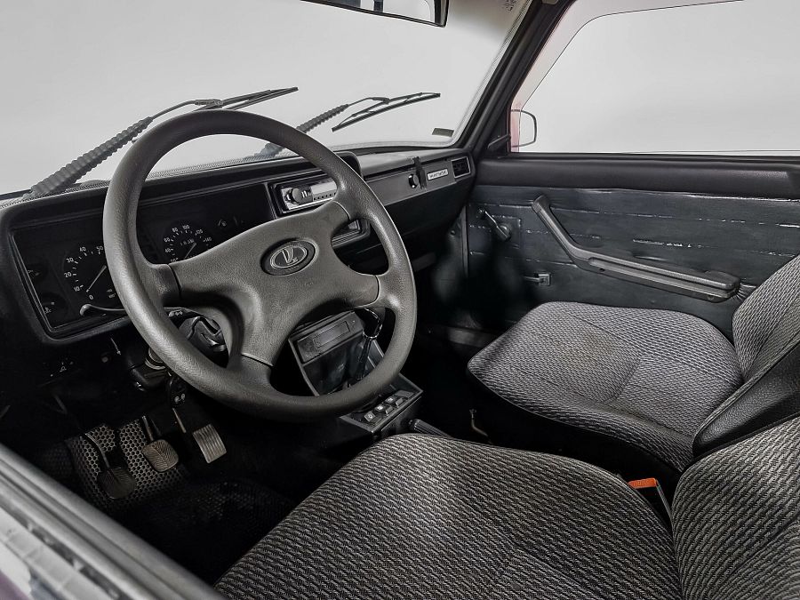 Lada (Ваз) 2107 1.6 MT (74 л.с.), 2004 Lada (Ваз) 2107 1.6 MT (74 л.с.), 2004