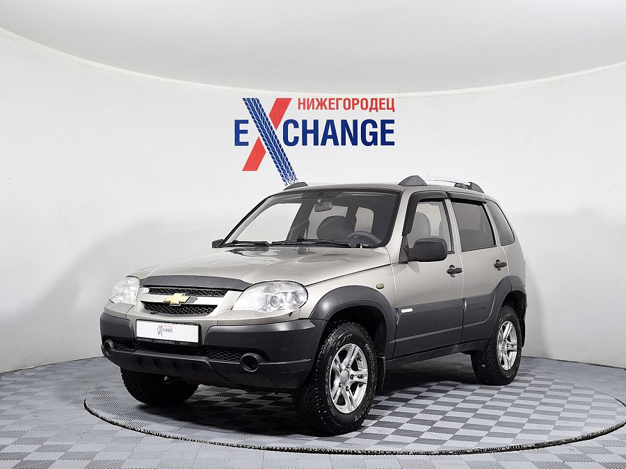 Chevrolet Niva 1.7 MT (80 л.с.) 4WD, 2011