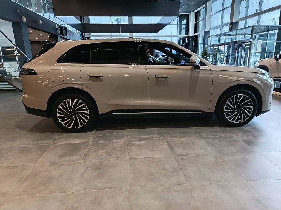Exeed Exlantix ET 1.5hyb AT (469 л.с.) 4WD, 2026 Exeed Exlantix ET 1.5hyb AT (469 л.с.) 4WD, 2026