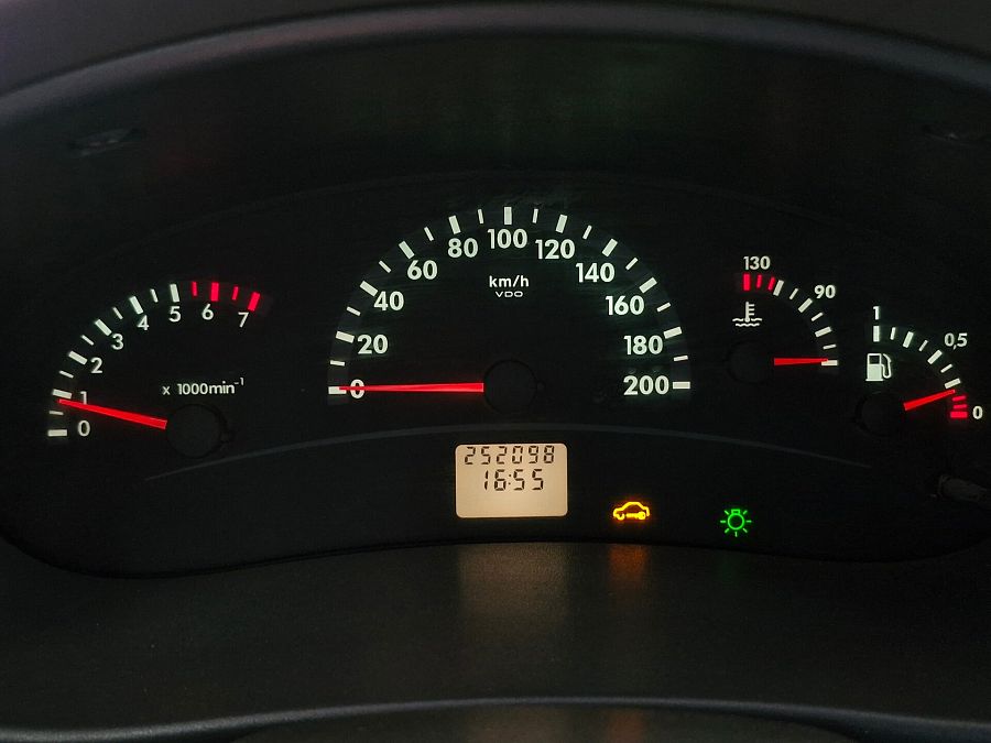Lada (Ваз) Kalina 1.6 MT (81 л.с.), 2006