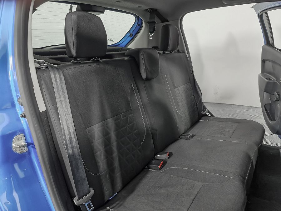 Renault Sandero Stepway 1.6 AMT (82 л.с.), 2015 Renault Sandero Stepway 1.6 AMT (82 л.с.), 2015