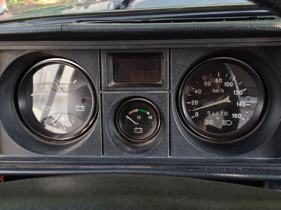 Lada (Ваз) 2105 1.6 MT (73 л.с.), 2010 Lada (Ваз) 2105 1.6 MT (73 л.с.), 2010