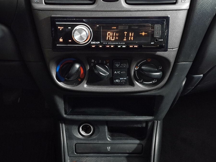 Nissan Almera 1.5 MT (98 л.с.), 2005 Nissan Almera 1.5 MT (98 л.с.), 2005
