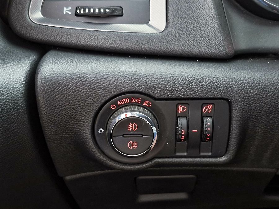 Opel Astra 1.6 AT (115 л.с.), 2011 Opel Astra 1.6 AT (115 л.с.), 2011