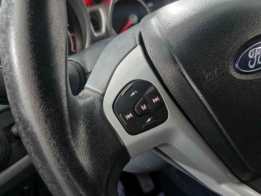 Ford Fiesta 1.4 AT (96 л.с.), 2010