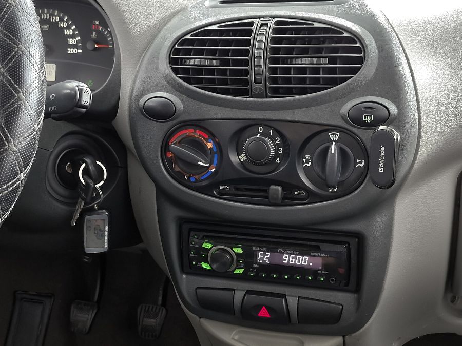 Lada (Ваз) Kalina 1.6 MT (84 л.с.), 2011 Lada (Ваз) Kalina 1.6 MT (84 л.с.), 2011