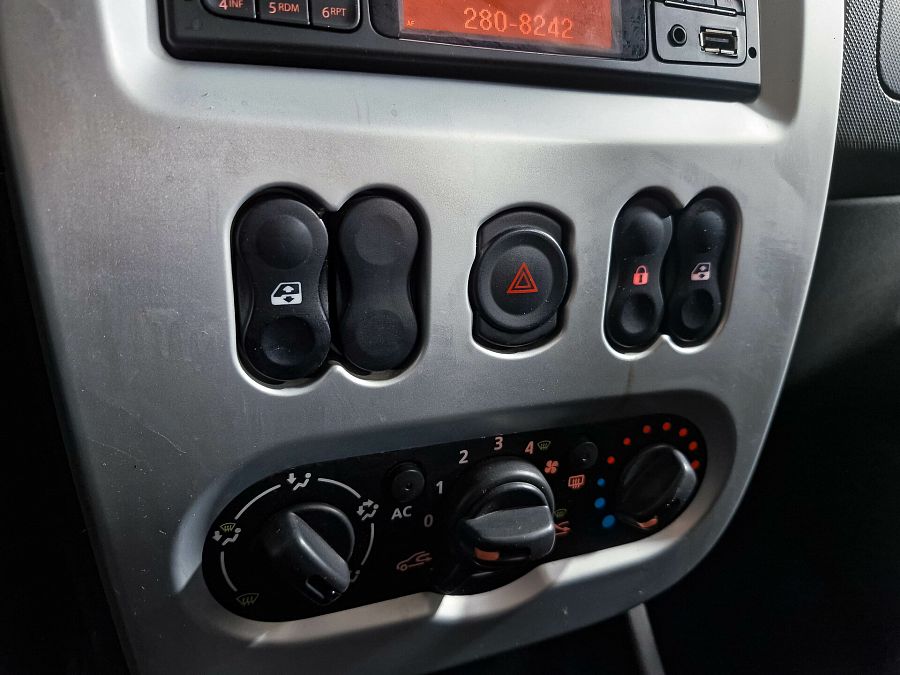 Renault Sandero 1.6 MT (84 л.с.), 2013 Renault Sandero 1.6 MT (84 л.с.), 2013