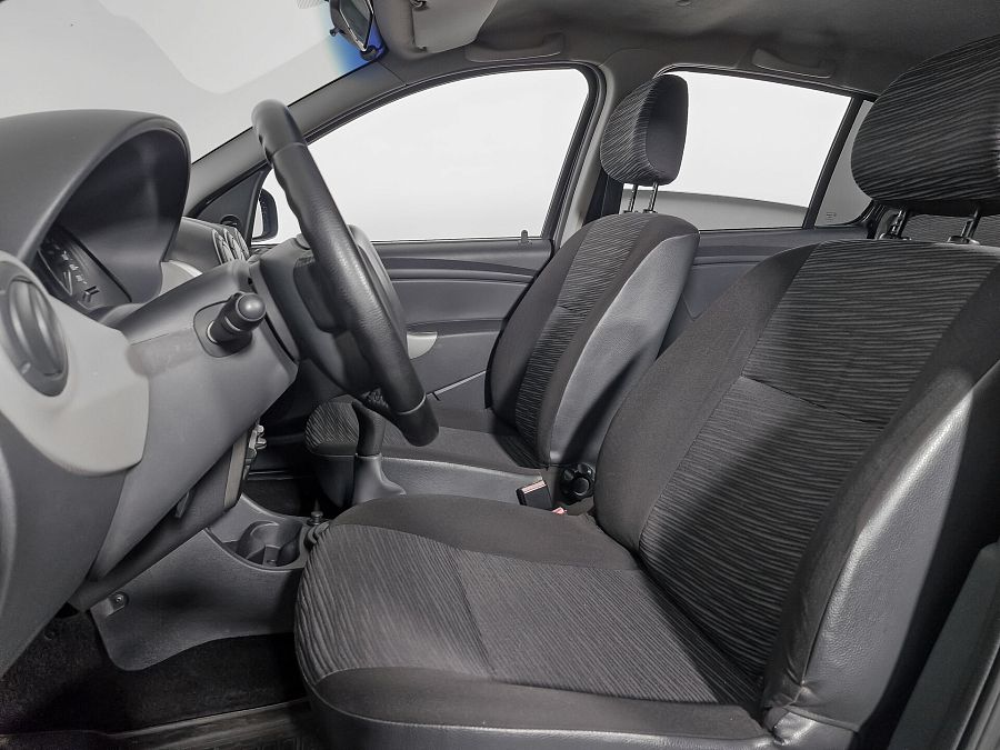 Renault Sandero 1.4 MT (75 л.с.), 2011