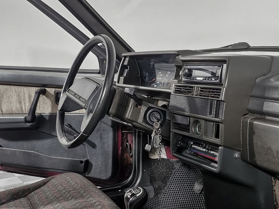 Lada (Ваз) 21099 1.5 MT (70 л.с.), 1996