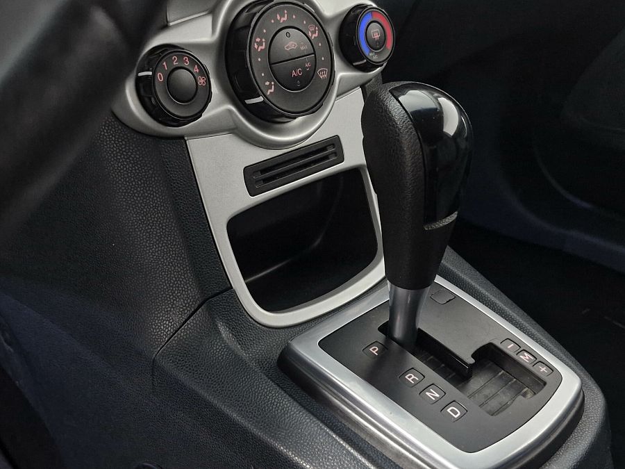 Ford Fiesta 1.4 AT (96 л.с.), 2010