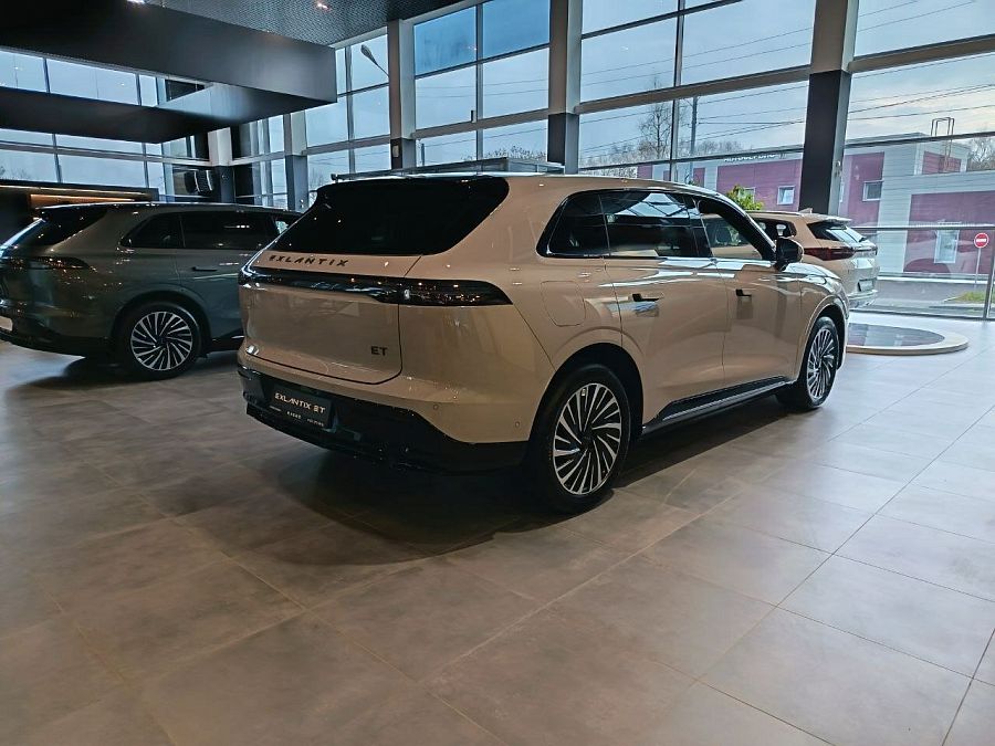 Exeed Exlantix ET 1.5hyb AT (469 л.с.) 4WD, 2026 Exeed Exlantix ET 1.5hyb AT (469 л.с.) 4WD, 2026