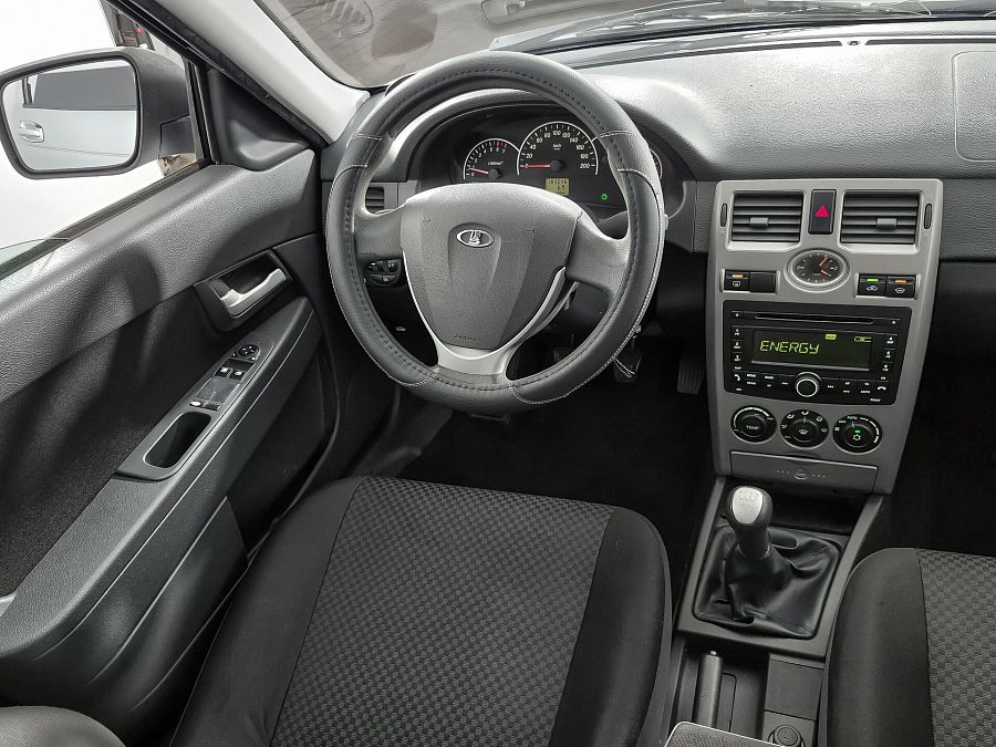 Lada (Ваз) Priora 1.6 MT (98 л.с.), 2012