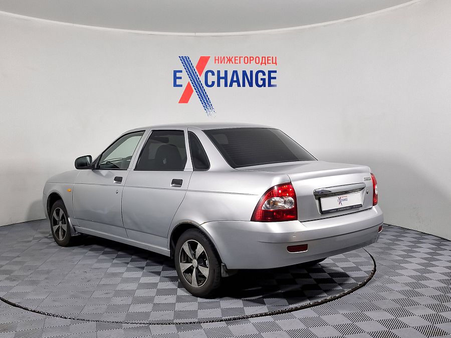 Lada (Ваз) Priora 1.6 MT (98 л.с.), 2010 Lada (Ваз) Priora 1.6 MT (98 л.с.), 2010