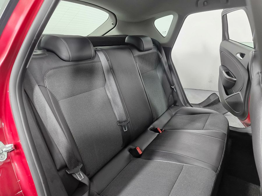 Opel Astra 1.6 AT (115 л.с.), 2011 Opel Astra 1.6 AT (115 л.с.), 2011