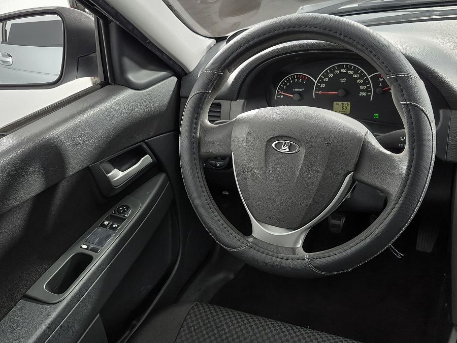 Lada (Ваз) Priora 1.6 MT (98 л.с.), 2012