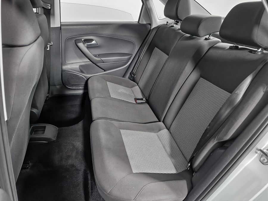 Volkswagen Polo 1.6 MT (105 л.с.), 2012