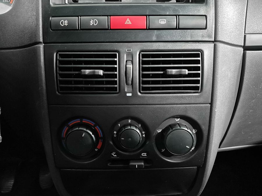 Fiat Albea 1.4 MT (77 л.с.), 2007 Fiat Albea 1.4 MT (77 л.с.), 2007