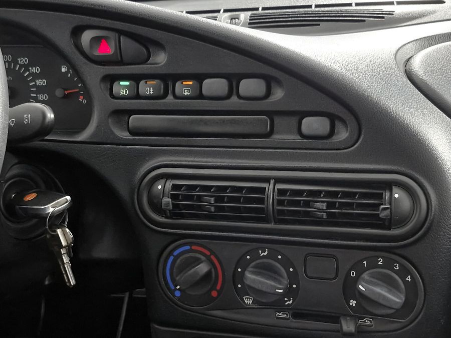Chevrolet Niva 1.7 MT (80 л.с.) 4WD, 2012 Chevrolet Niva 1.7 MT (80 л.с.) 4WD, 2012