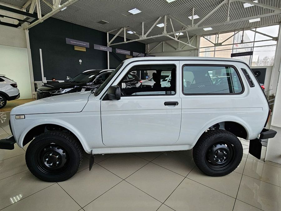 Lada (Ваз) Niva Legend 1.7 MT (83 л.с.) 4WD, 2026 Lada (Ваз) Niva Legend 1.7 MT (83 л.с.) 4WD, 2026