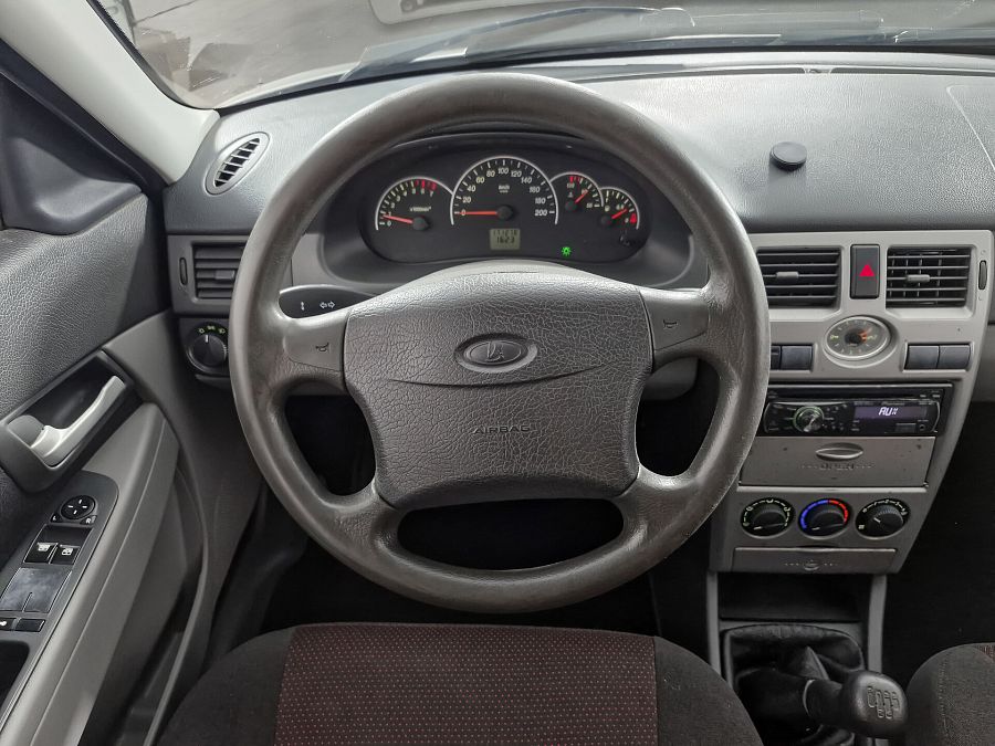 Lada (Ваз) Priora 1.6 MT (98 л.с.), 2010 Lada (Ваз) Priora 1.6 MT (98 л.с.), 2010