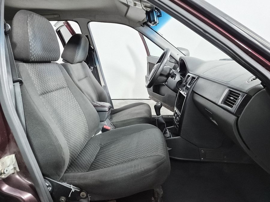 Lada (Ваз) Priora 1.6 MT (98 л.с.), 2012 Lada (Ваз) Priora 1.6 MT (98 л.с.), 2012