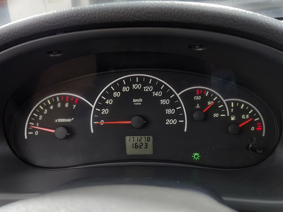 Lada (Ваз) Priora 1.6 MT (98 л.с.), 2010 Lada (Ваз) Priora 1.6 MT (98 л.с.), 2010