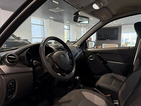 Lada (Ваз) Granta 1.6 MT (106 л.с.), 2026