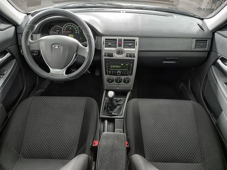Lada (Ваз) Priora 1.6 MT (98 л.с.), 2012