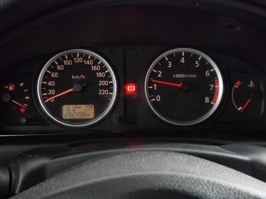 Nissan Almera 1.5 MT (98 л.с.), 2005 Nissan Almera 1.5 MT (98 л.с.), 2005