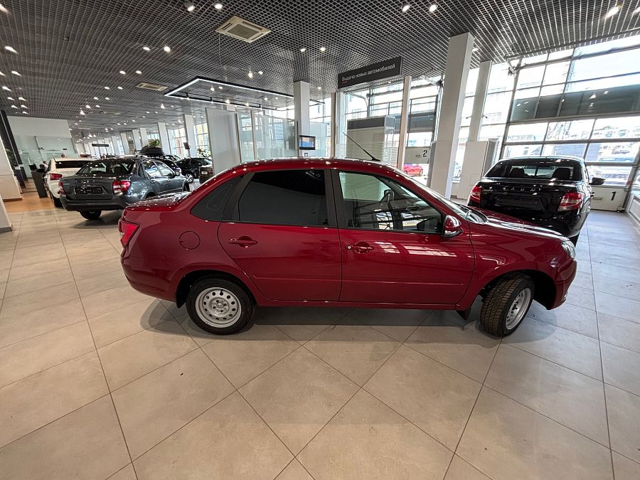 Lada (Ваз) Granta 1.6 MT (90 л.с.), 2026 Lada (Ваз) Granta 1.6 MT (90 л.с.), 2026