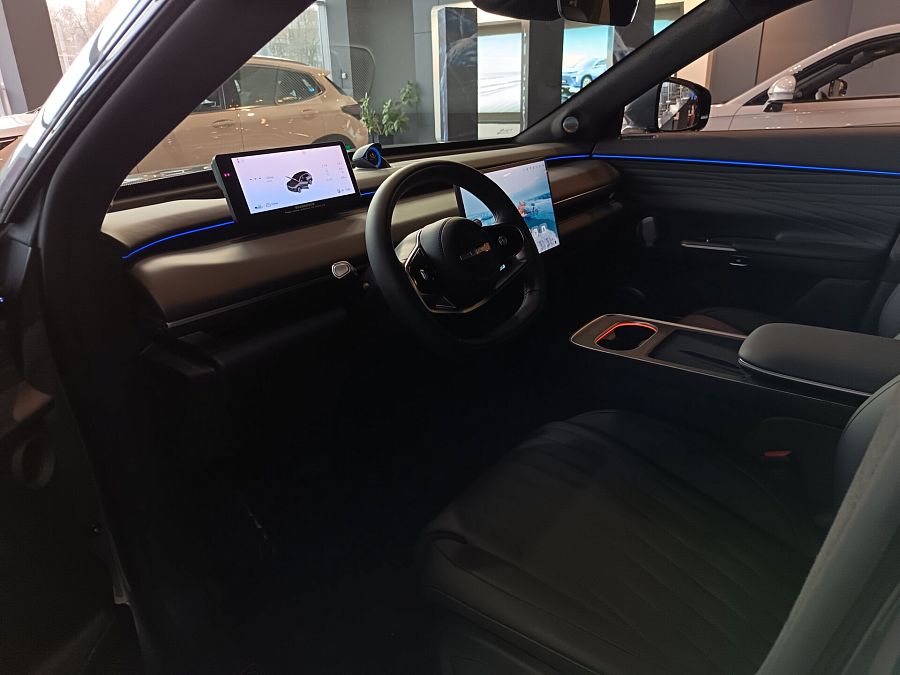 Exeed Exlantix ET 1.5hyb AT (469 л.с.) 4WD, 2026 Exeed Exlantix ET 1.5hyb AT (469 л.с.) 4WD, 2026